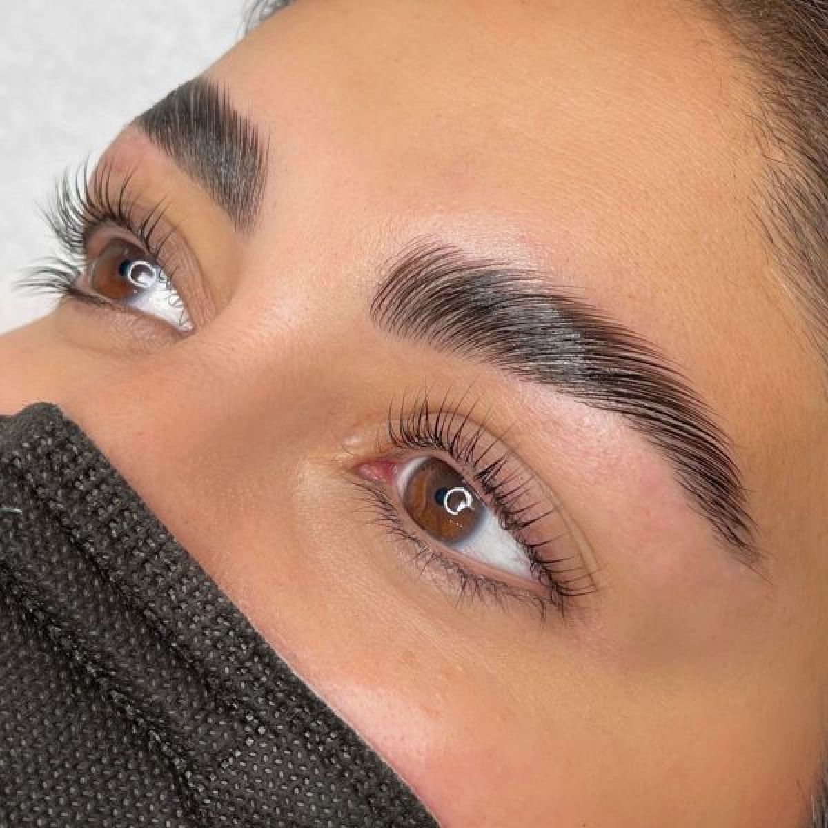 Browlift (rehaussement de sourcils) à Lagny-sur-Marne (77) Par Khaby - Estheca