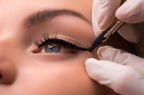 À Corbeil-Essonnes | Maquillage semi permanent eye liner | Les meilleures esthéticiennes