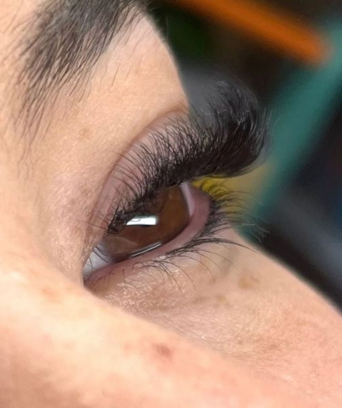 Extensions de cils à Le Poiré-sur-Vie (85) Par Laura - Estheca