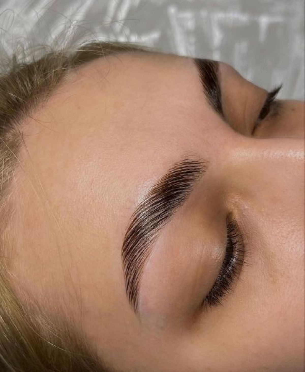 Browlift (rehaussement de sourcils) à Groslay (95) Par Lila - Estheca