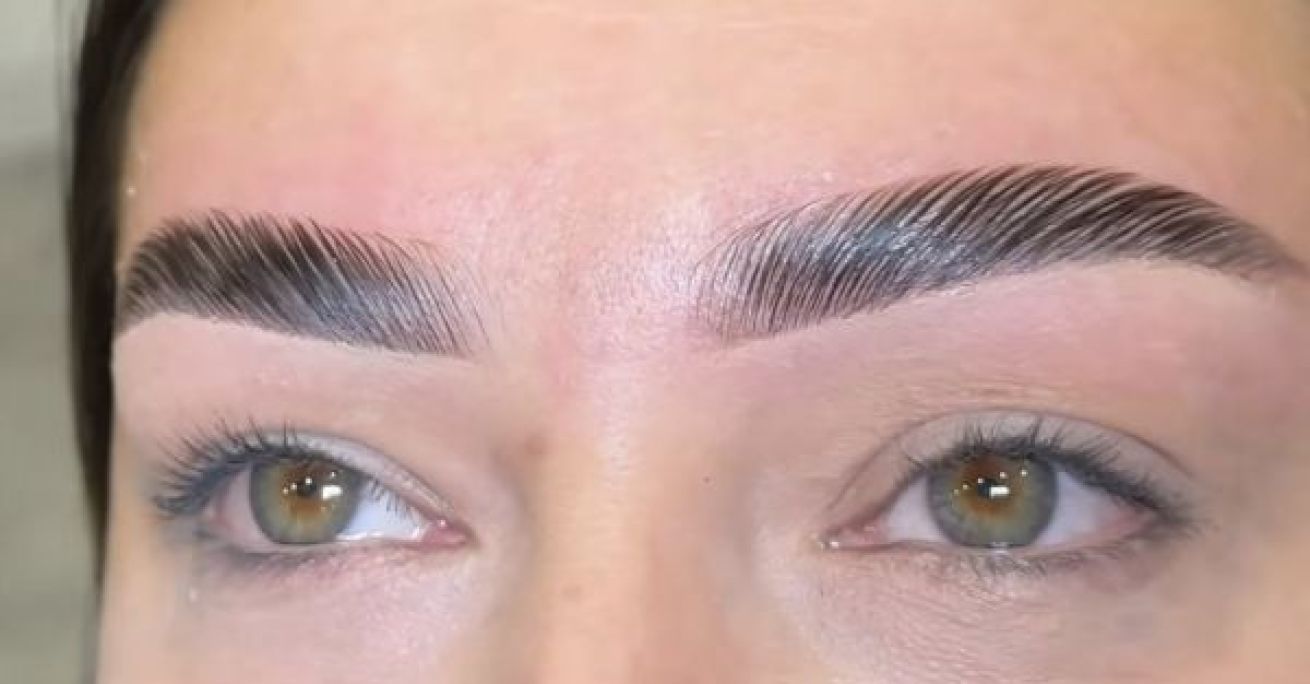 Browlift ( rehaussement de sourcils ) à Rennes (35) Par Bianca - Estheca