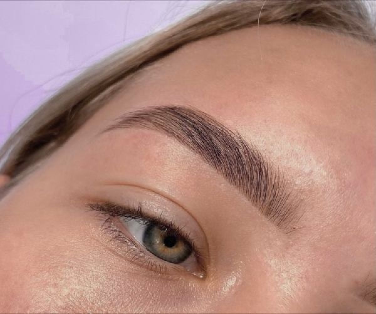 Teinture des sourcils  à Paris (75) Par Ines - Estheca