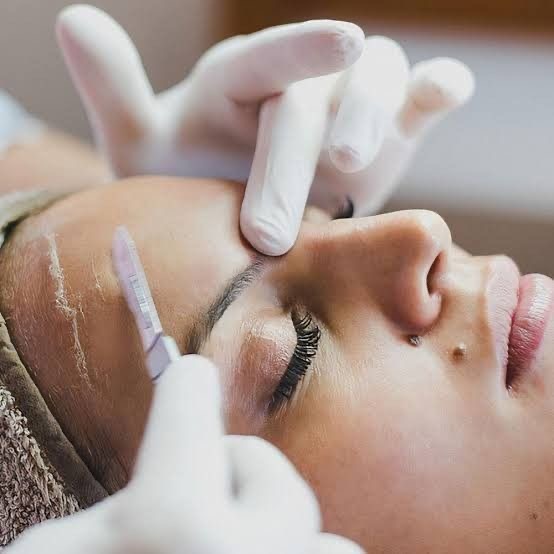 À Lagny-sur-Marne | Dermaplaning | Les meilleures esthéticiennes